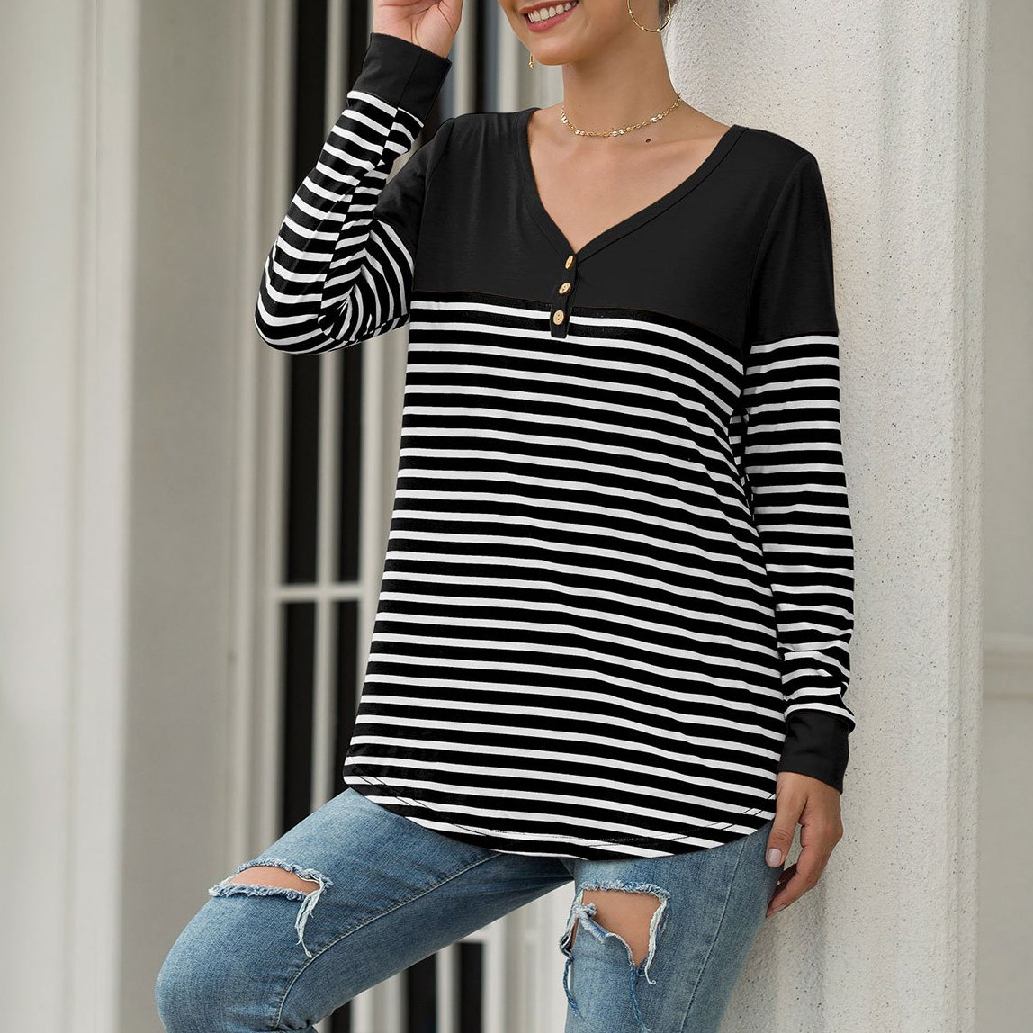 Women's Long Sleeve T-shirt New Design Striped Print T-shirt with Applique Patterns Suitable for Autumn Season